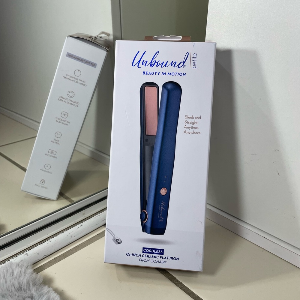 CONAIR Unbound petite beauty in motion cordless  3/4 inch ceramic flat iron